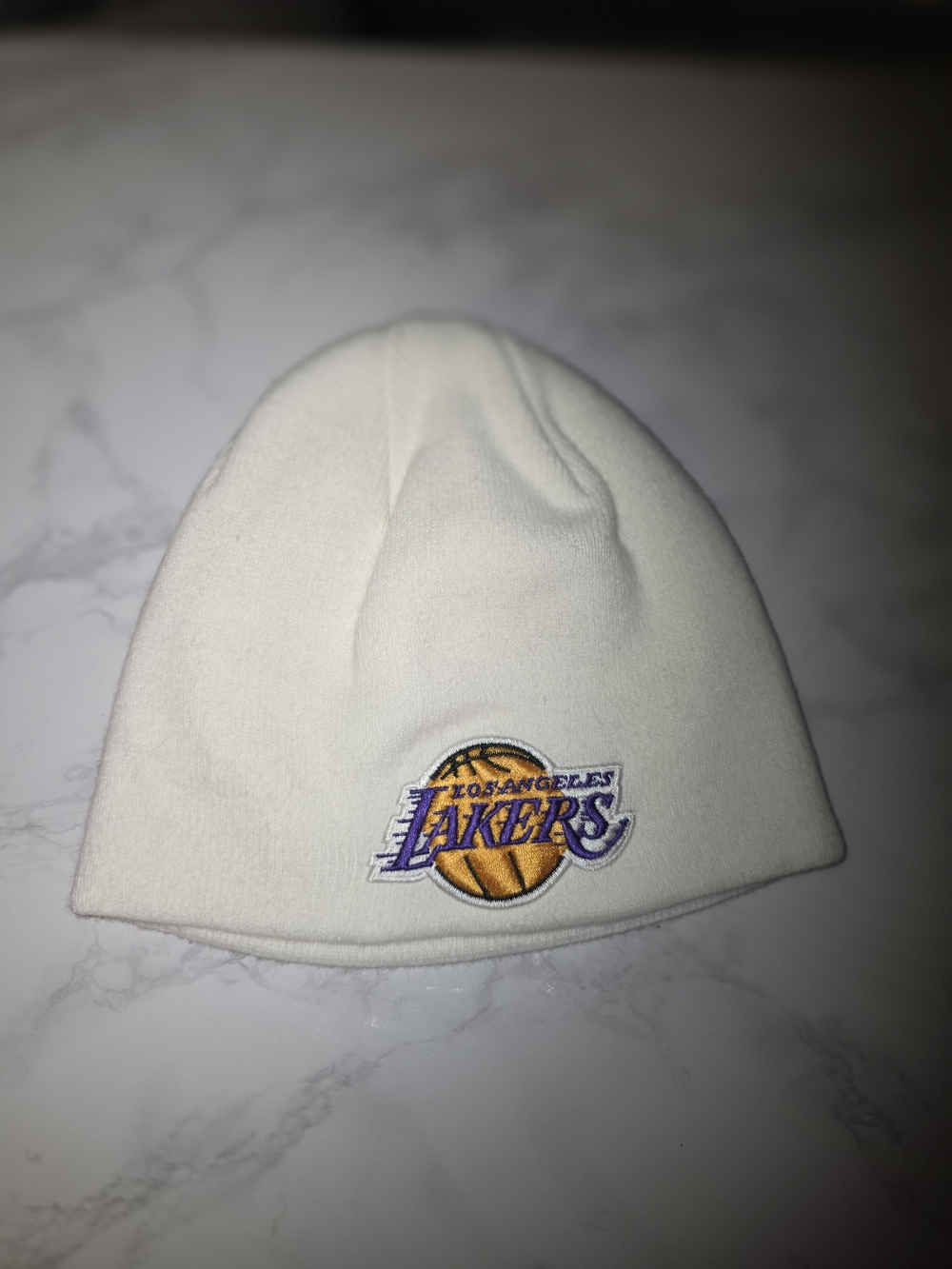 Reebok Los Angeles Lakers white knit beanie, one size, 100% acrylic.